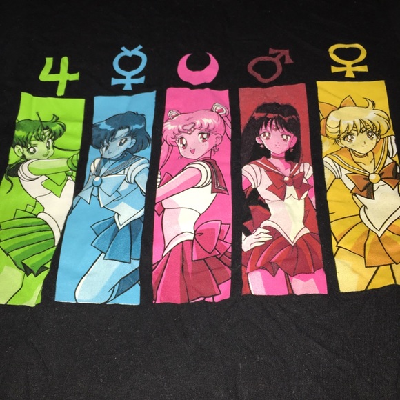 Hot Topic Tops - Sailor moon Tshirt